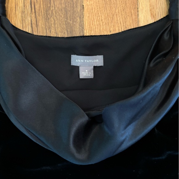 Ann Taylor Black Velvet Going Out Tank Top, Size 8 - Picture 2 of 4